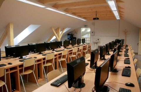 Obchodní akademie v Liberci bude vyučovat v nových prostorech